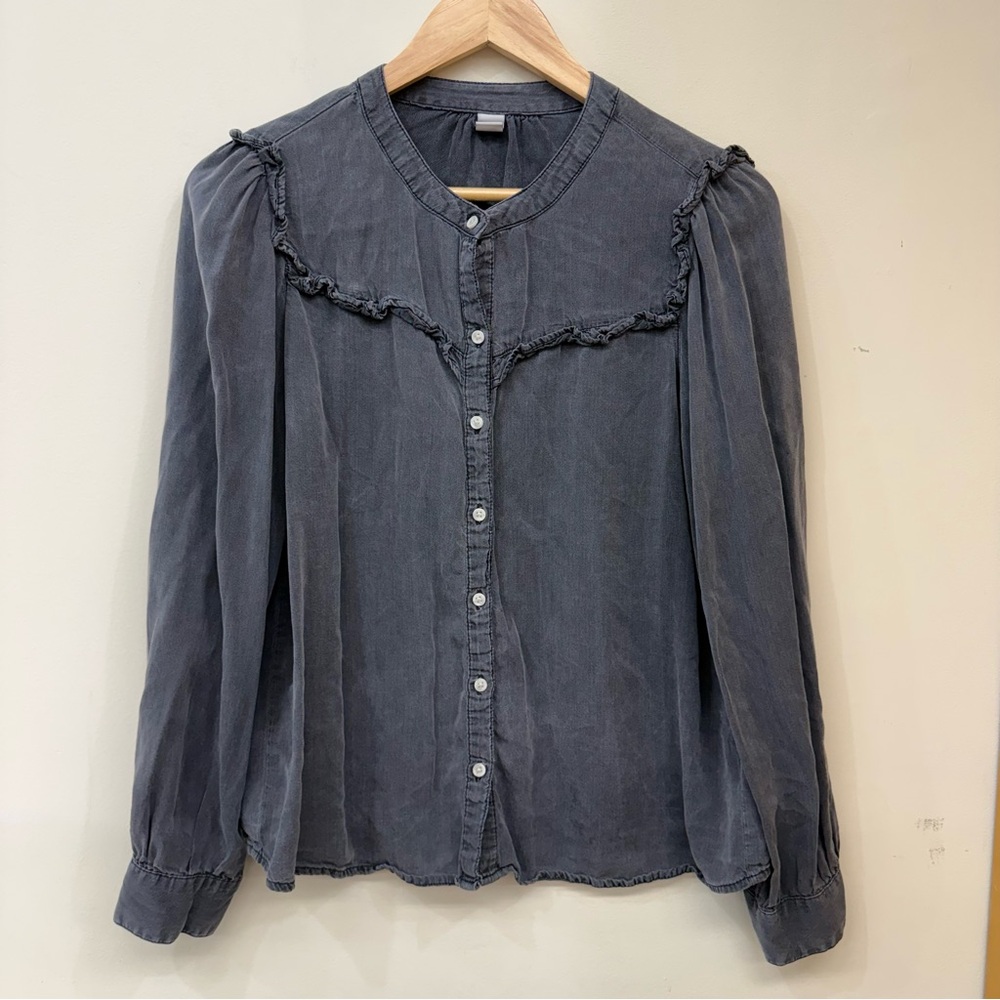 Old Navy Washed Black Ruffle-Yoke Button-Down Blouse size Medium